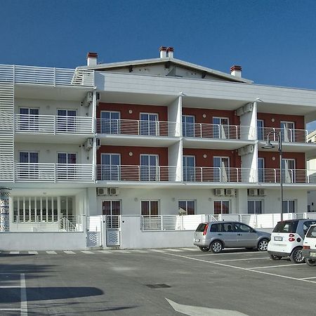 Case Vacanze Blue Bay Resort Розето-дельї-Абруцці Екстер'єр фото