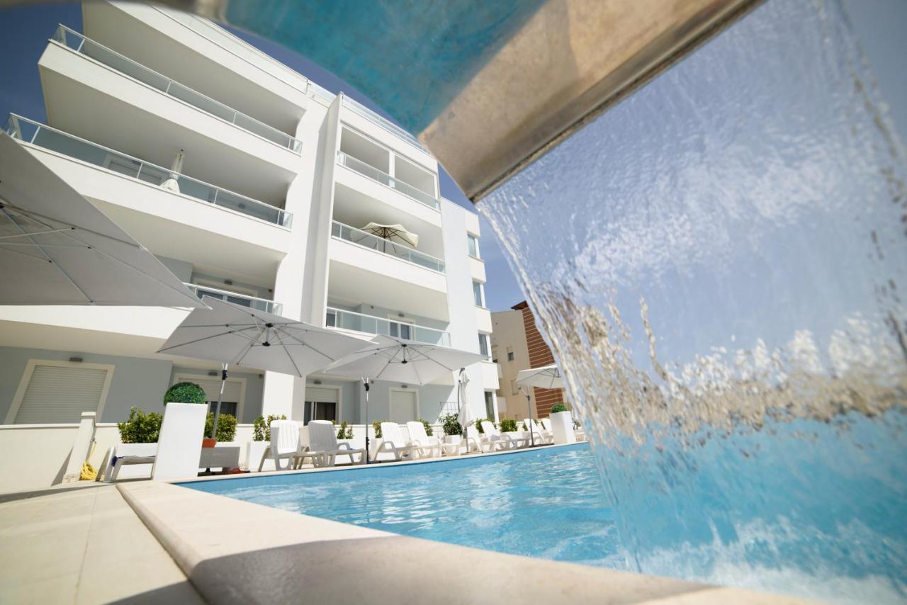 Case Vacanze Blue Bay Resort Розето-дельї-Абруцці Екстер'єр фото