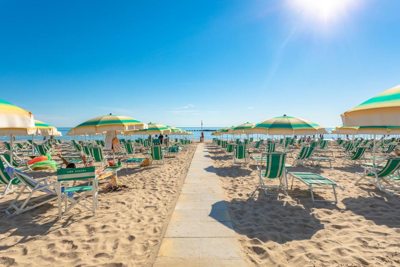 Case Vacanze Blue Bay Resort Розето-дельї-Абруцці Екстер'єр фото