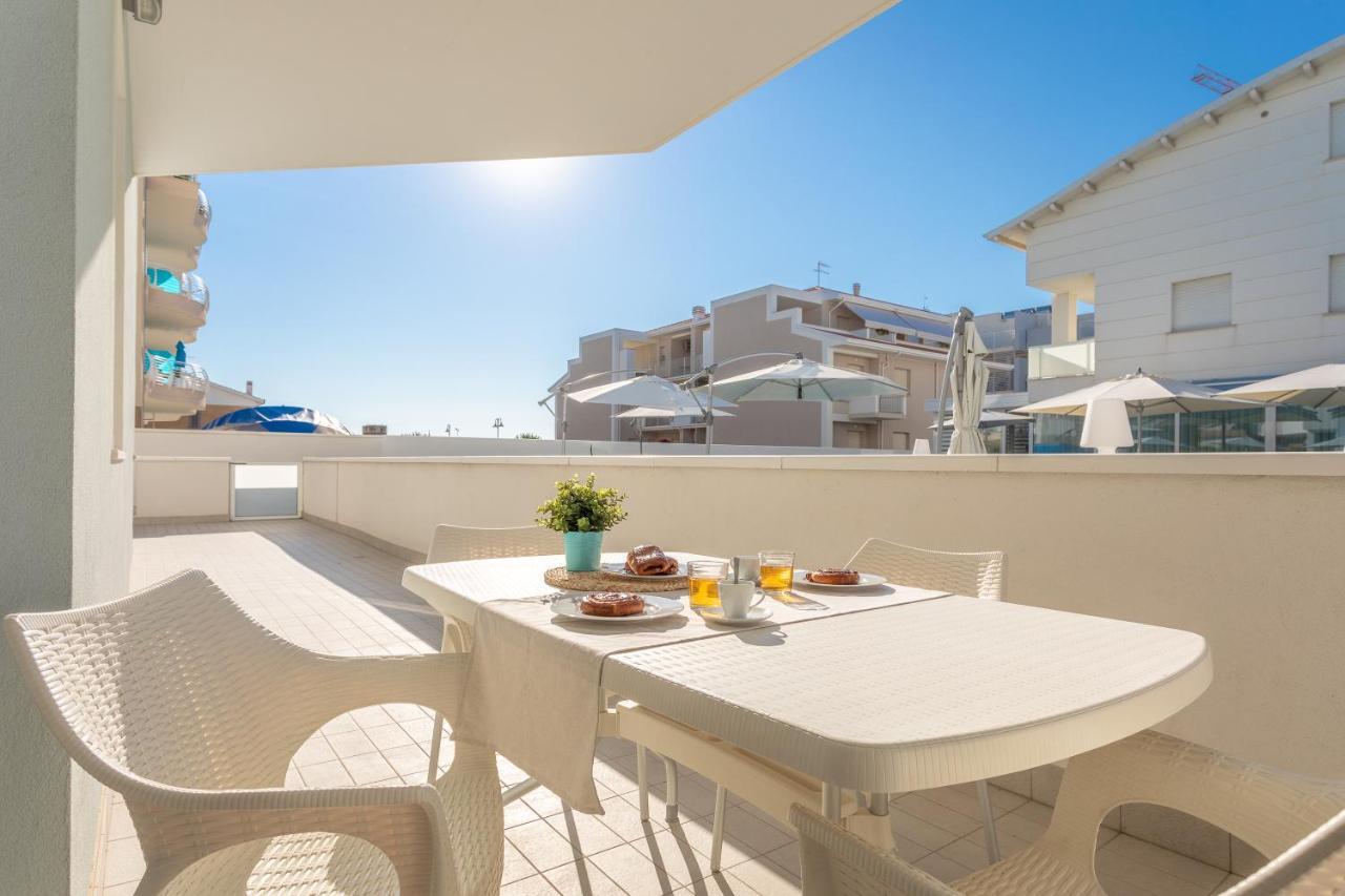Case Vacanze Blue Bay Resort Розето-дельї-Абруцці Екстер'єр фото