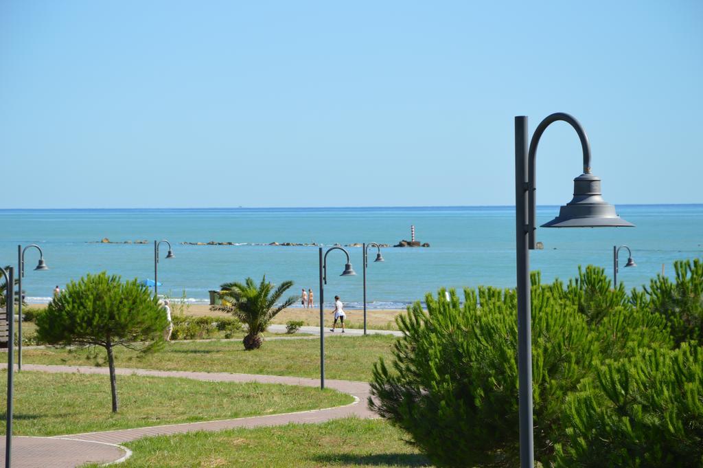 Case Vacanze Blue Bay Resort Розето-дельї-Абруцці Номер фото