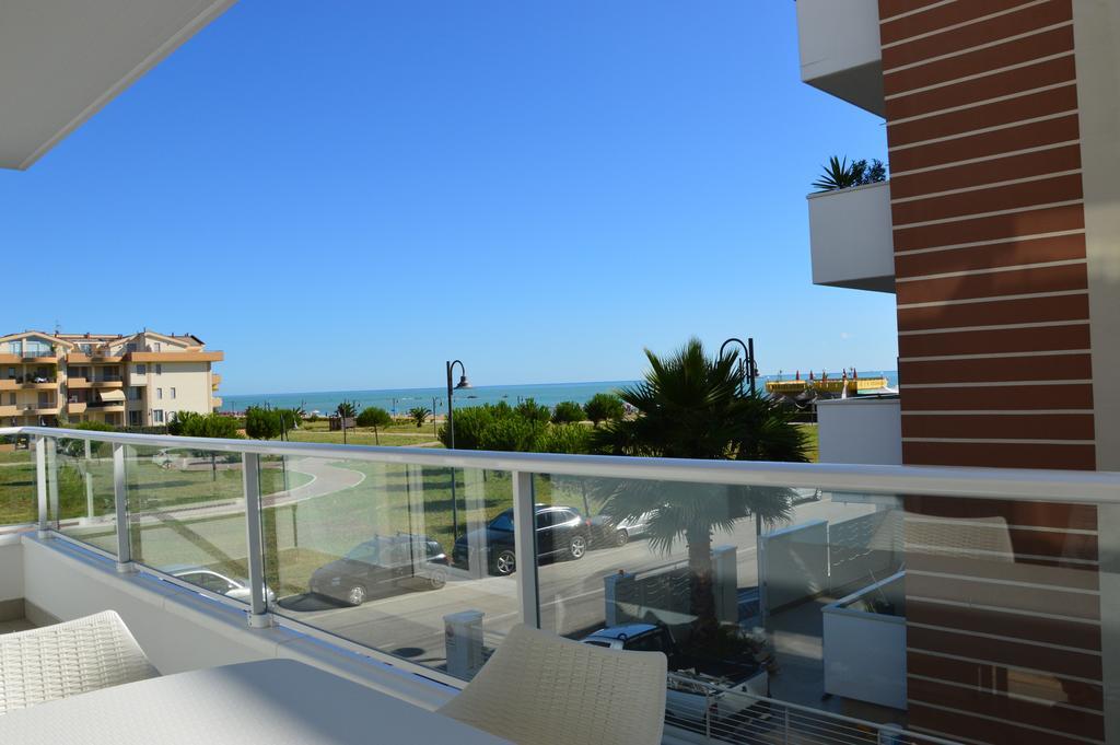 Case Vacanze Blue Bay Resort Розето-дельї-Абруцці Номер фото