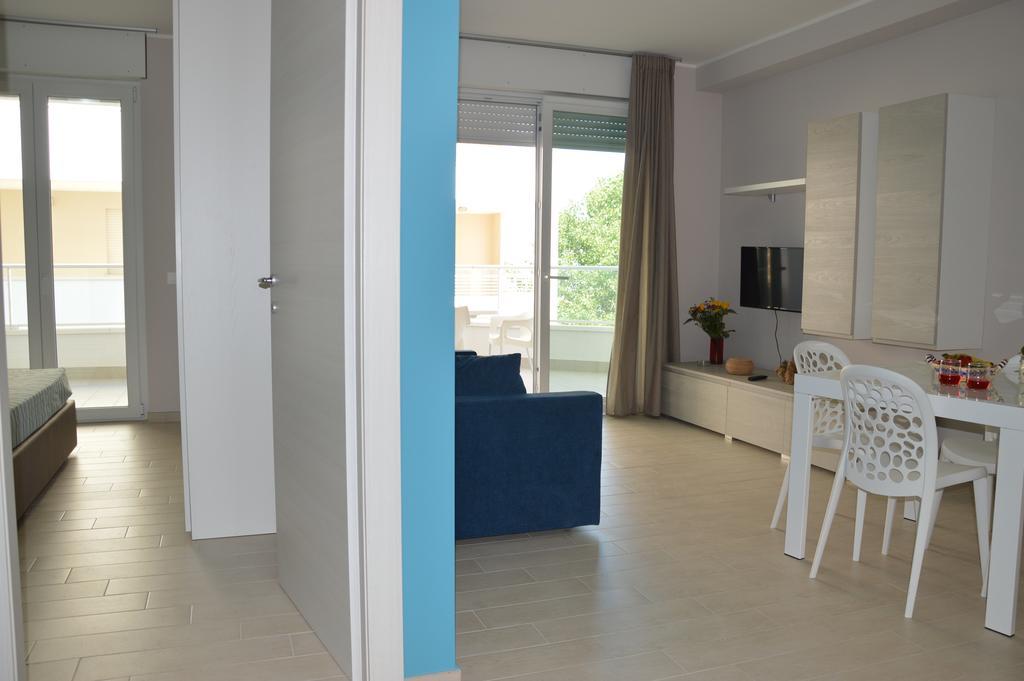Case Vacanze Blue Bay Resort Розето-дельї-Абруцці Номер фото
